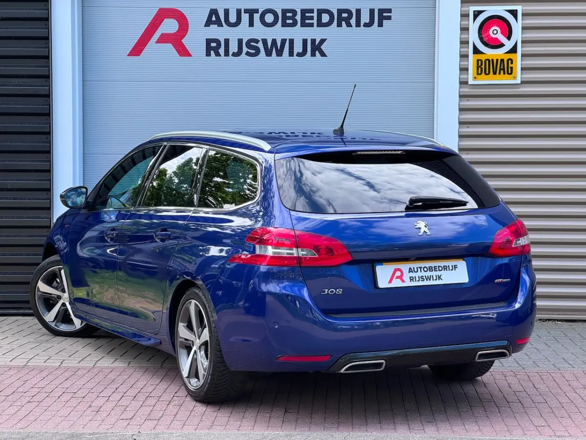 1.2 PureTech Blue Lease Premium Camera