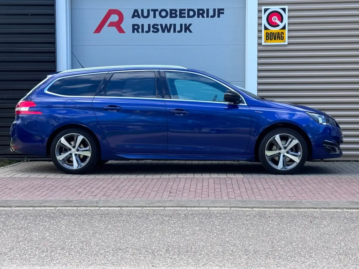 1.2 PureTech Blue Lease Premium Camera