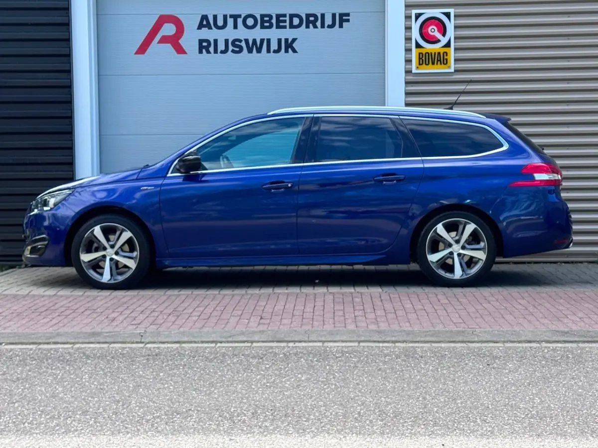 1.2 PureTech Blue Lease Premium Camera