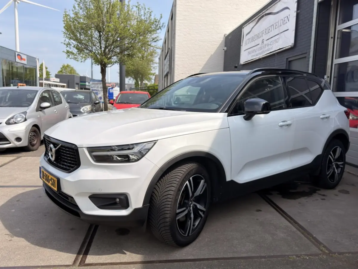 2.0 T4 R-Design Automaat Navi Carplay Inruil mogelijk