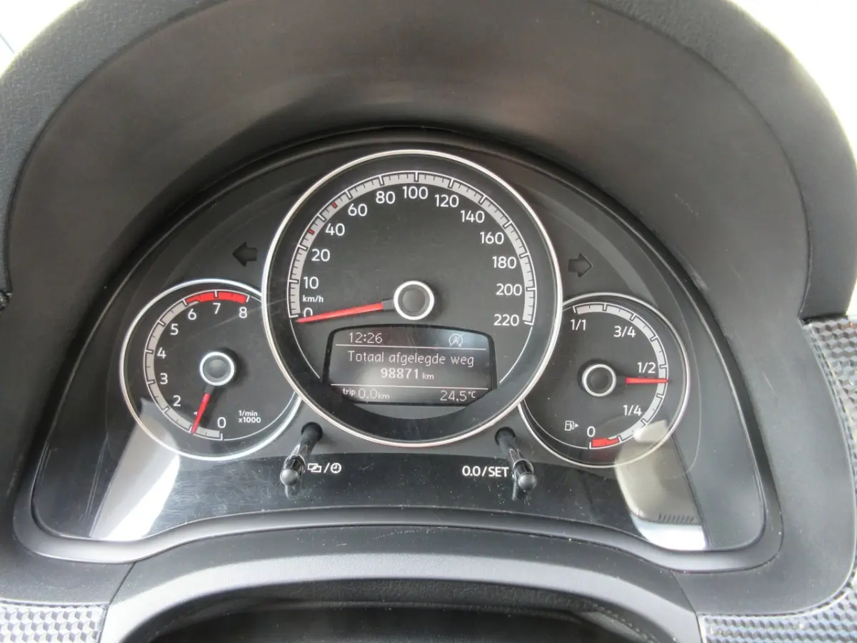 1.0 BMT move up / Airco / Audio / Telefoon