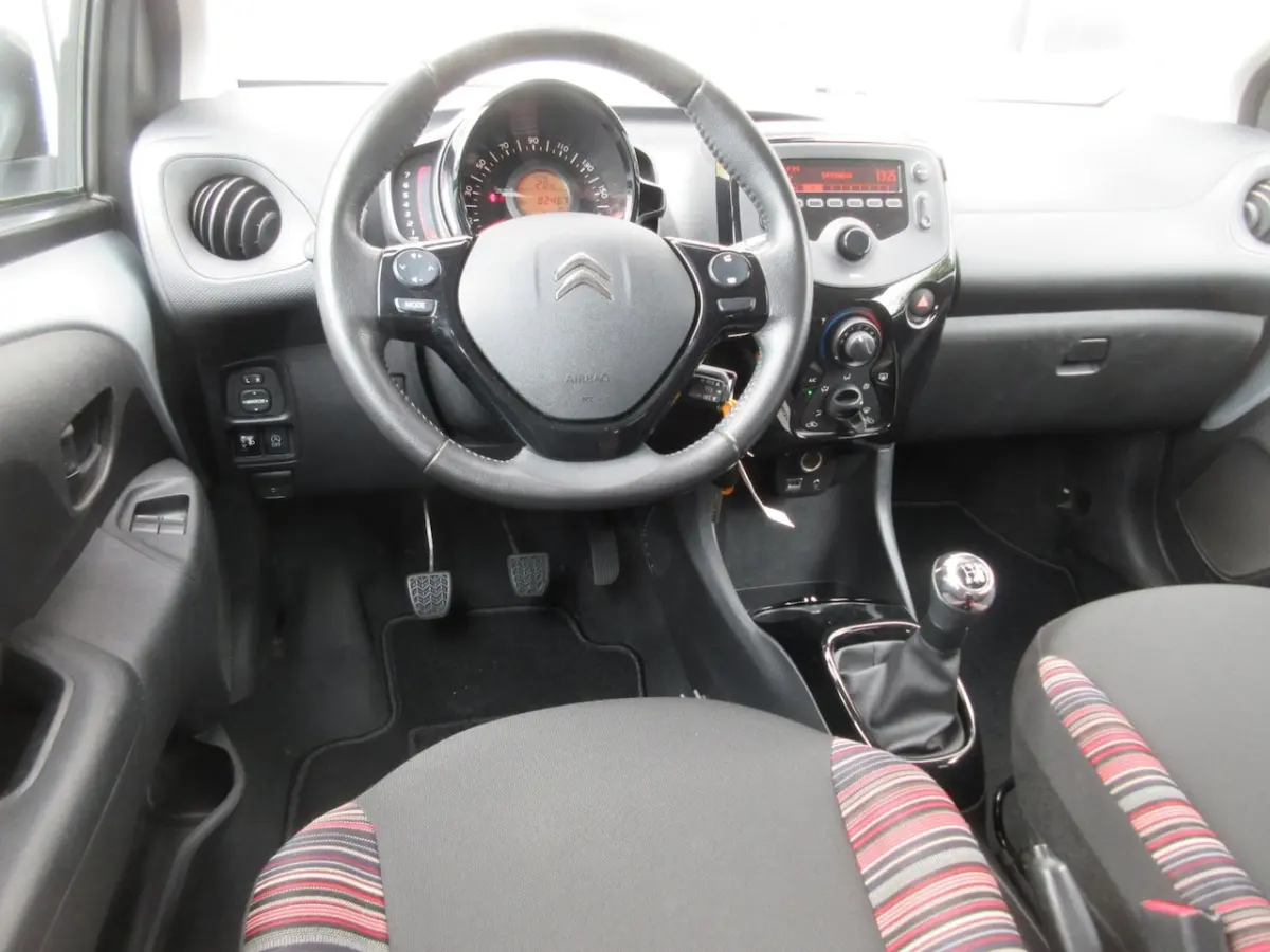 1.0 VTi Feel / Airco / Donker Glas / C.V. / Audio