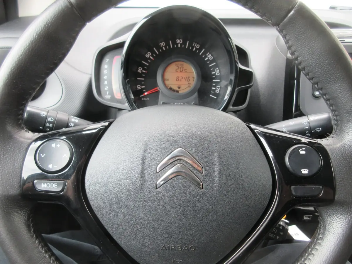 1.0 VTi Feel / Airco / Donker Glas / C.V. / Audio
