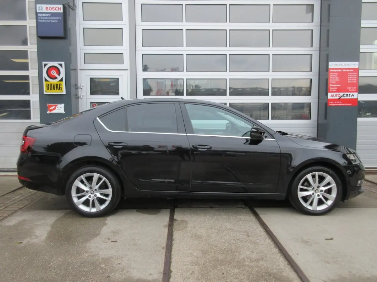 1.0 TSI Style Business / Navi / PDC / Carplay