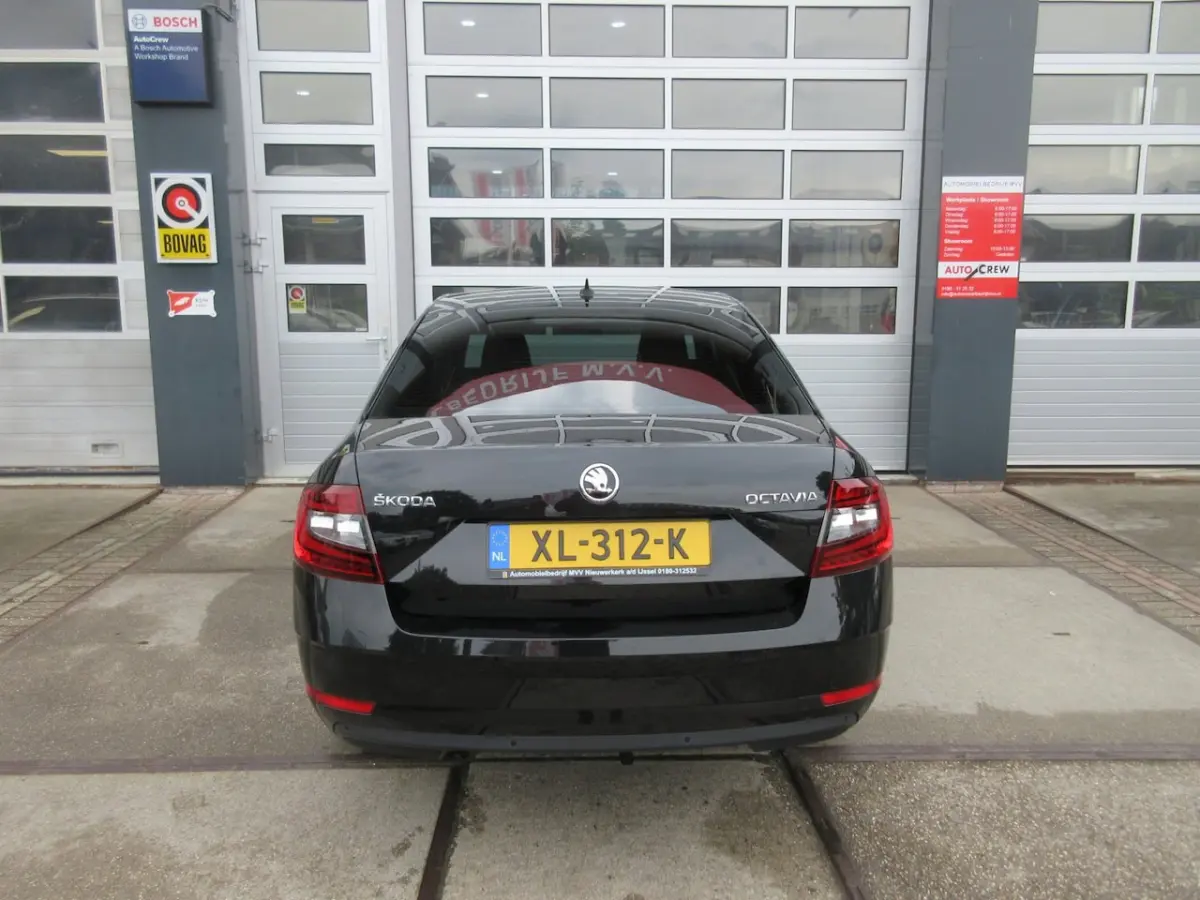 1.0 TSI Style Business / Navi / PDC / Carplay