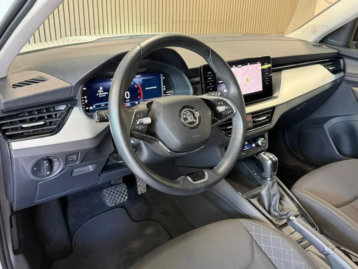 1.0 TSI Ambition DSG KEYLESS-GO CLIMATE CONTROL ACC NAVIGATIE PDC VIRTUAL COCKPIT