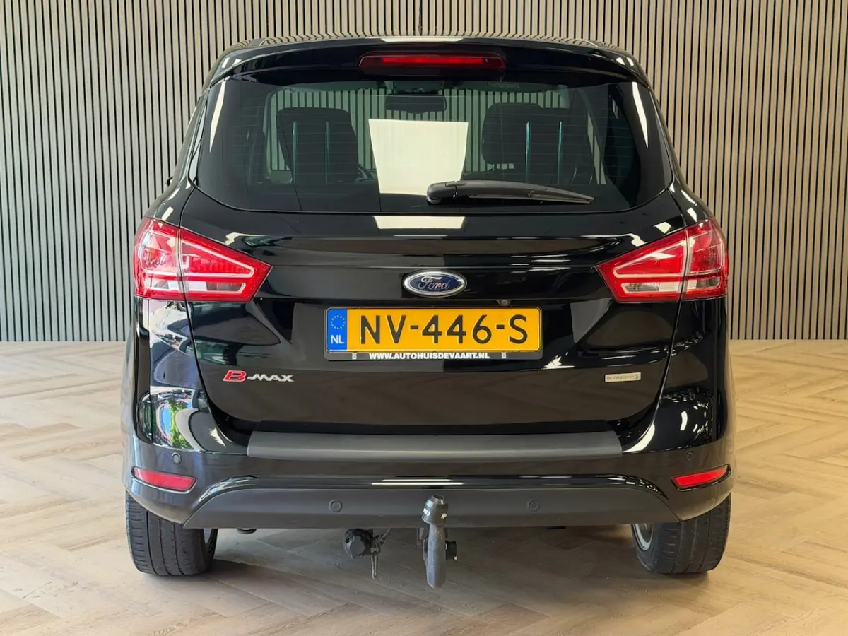 1.0 EcoBoost Titanium NAVI PANODAK CAMERA TREKHAAK CLIMATE CRUISE CONTROL STOELVERWARMING