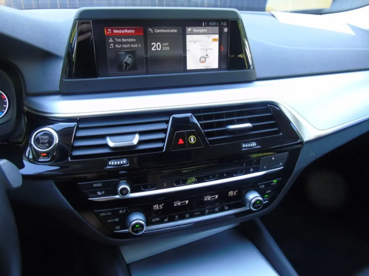 520i sedan Automaat - 2018 - 108DKM - Airco - Leder - Camera