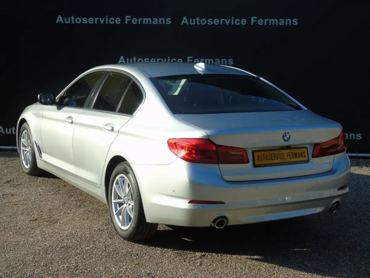520i sedan Automaat - 2018 - 108DKM - Airco - Leder - Camera