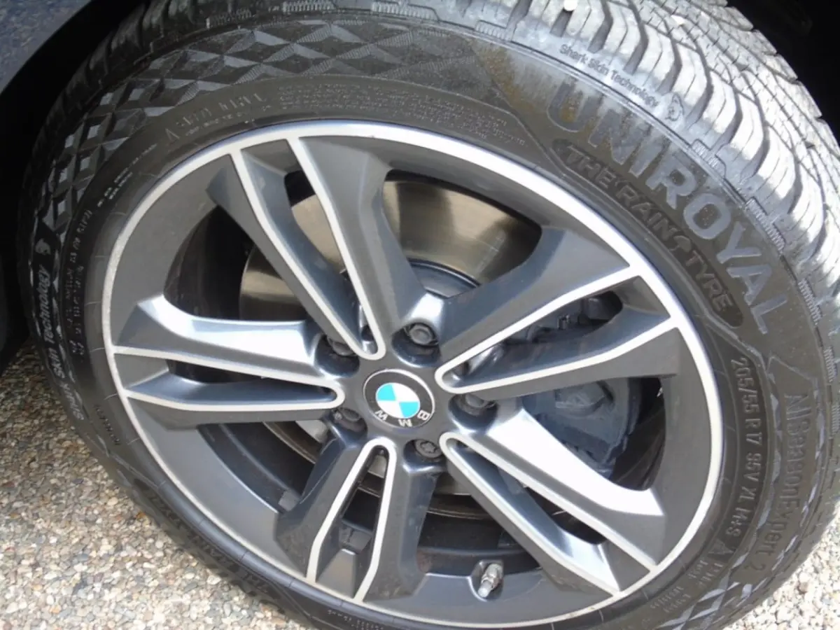 218i Automaat - 2019 - 7 persoons - Navi - Trekhaak
