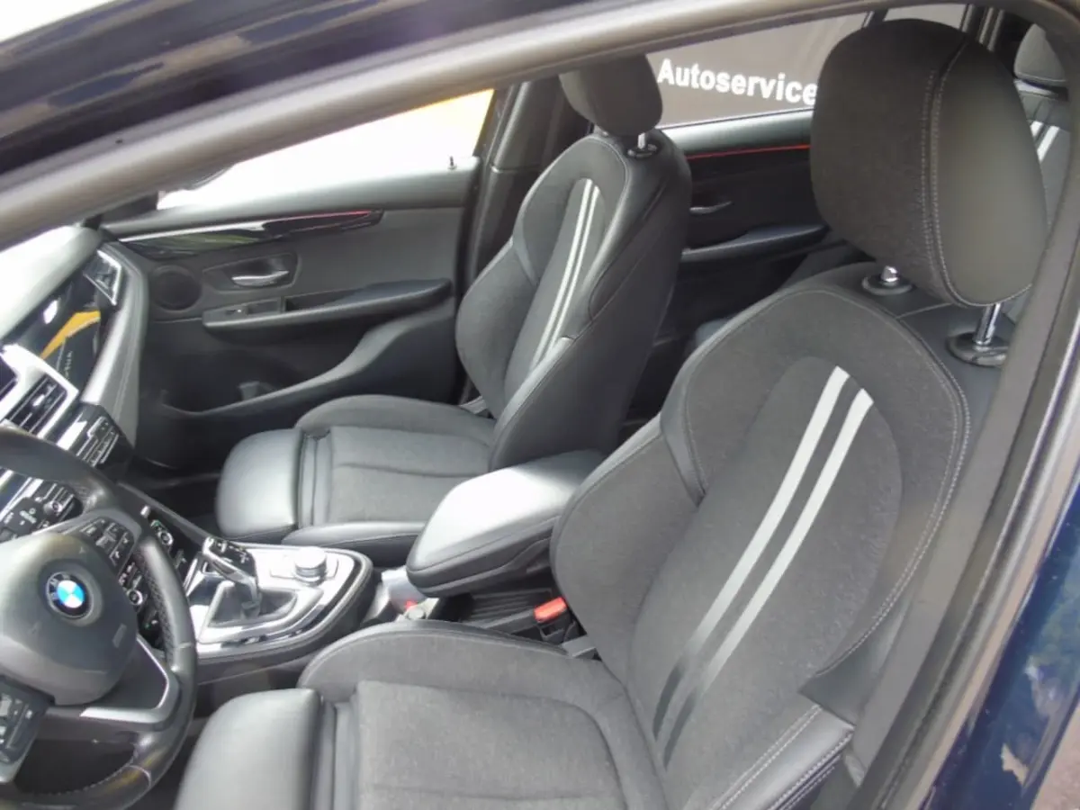 218i Automaat - 2019 - 7 persoons - Navi - Trekhaak