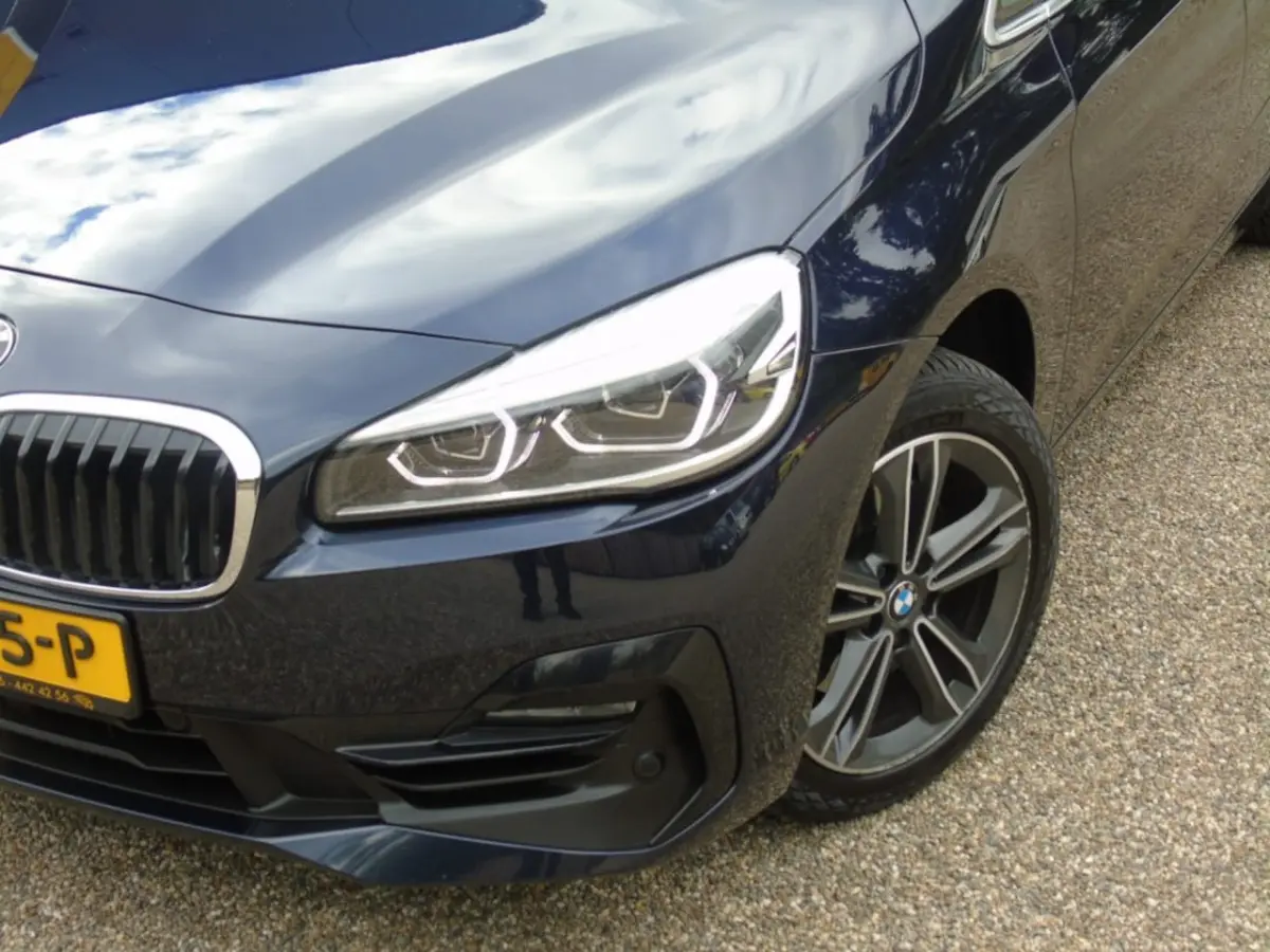 218i Automaat - 2019 - 7 persoons - Navi - Trekhaak