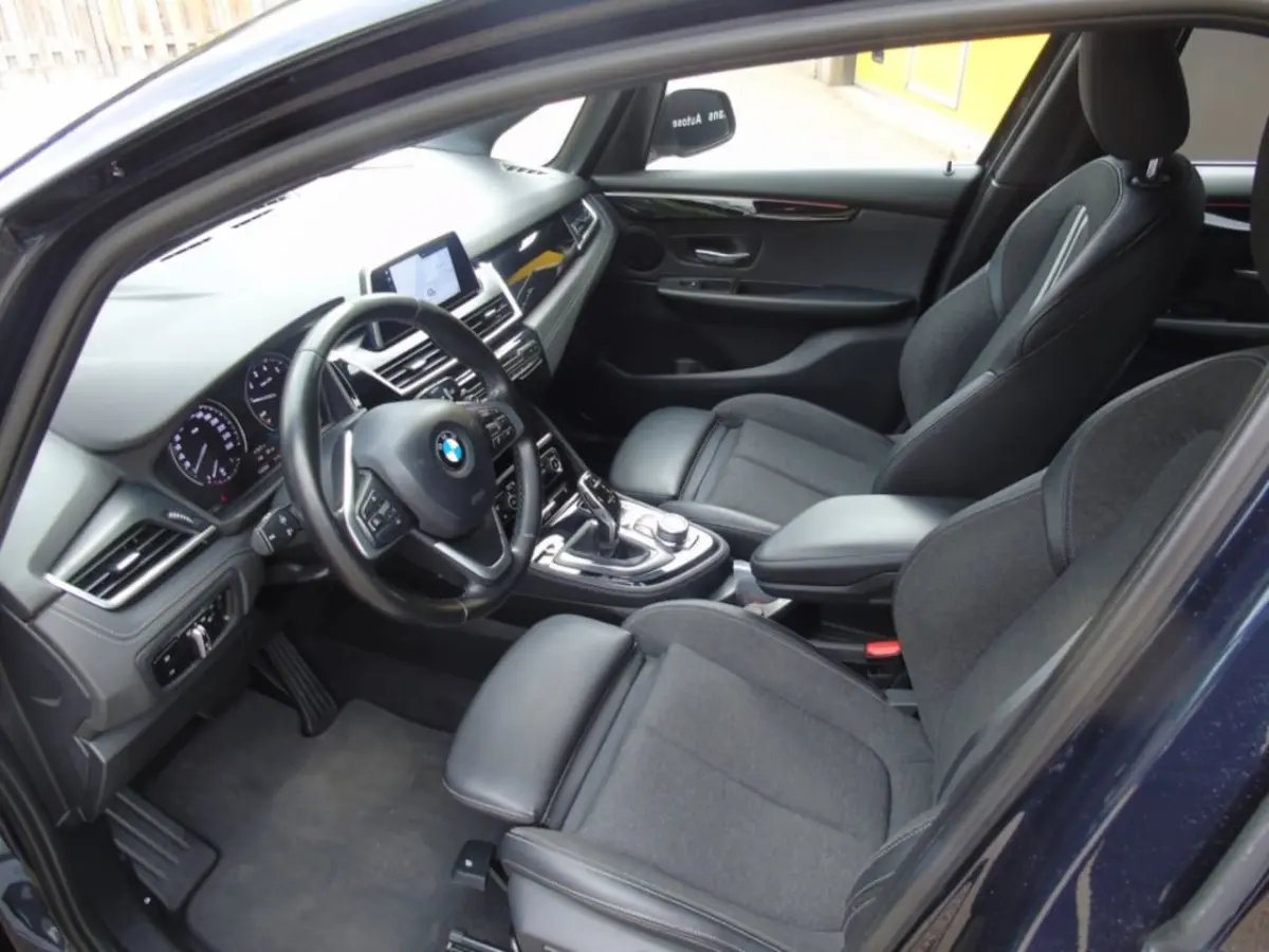 218i Automaat - 2019 - 7 persoons - Navi - Trekhaak