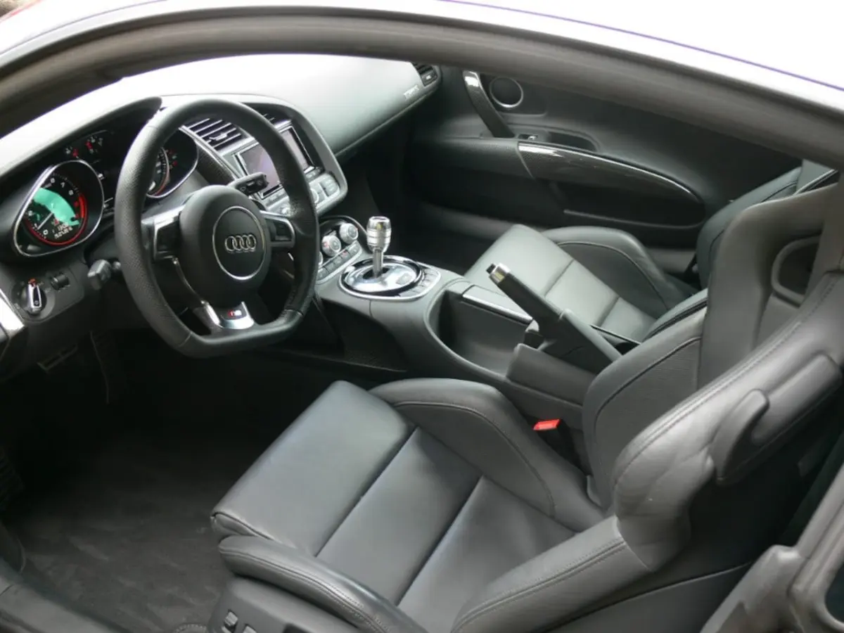 5.2FSI V10 Plus 550PK - Carbon - Schalensitze - Megavoll
