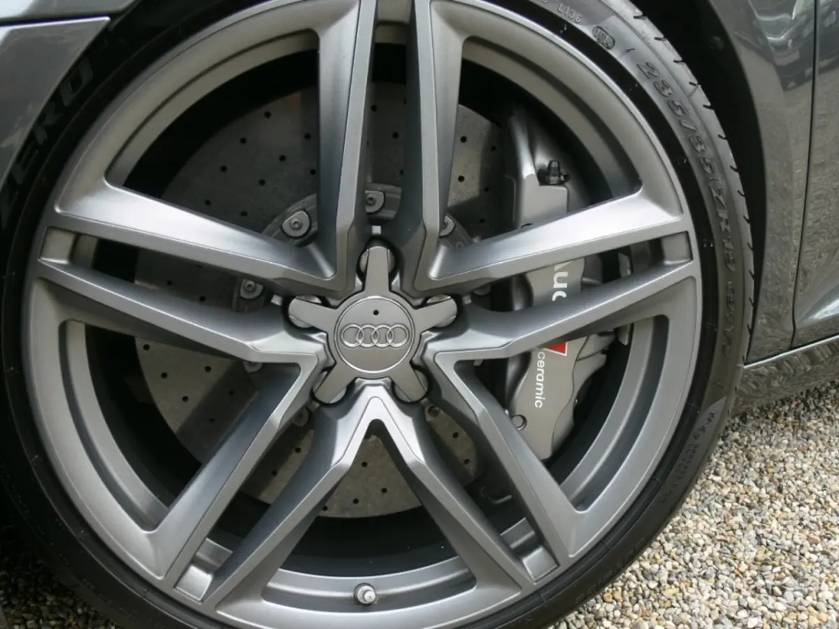 5.2FSI V10 Plus 550PK - Carbon - Schalensitze - Megavoll