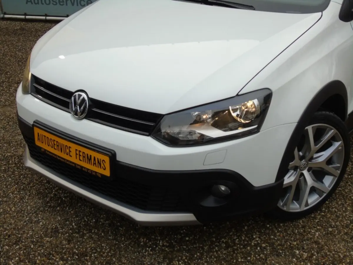 Crosspolo Cross 1.2TSI - 2017 - 96DKM - 17- Airco