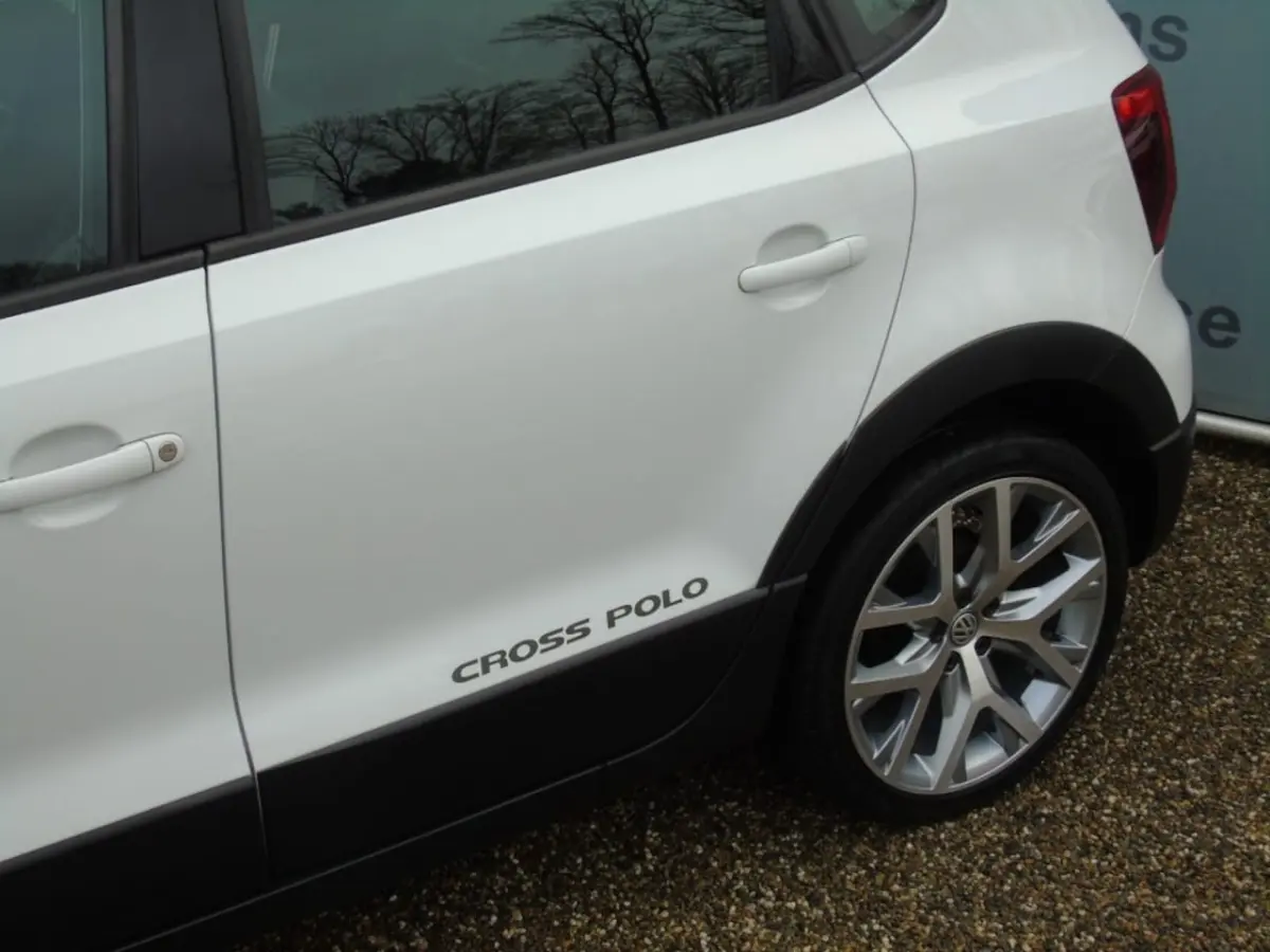 Crosspolo Cross 1.2TSI - 2017 - 96DKM - 17- Airco