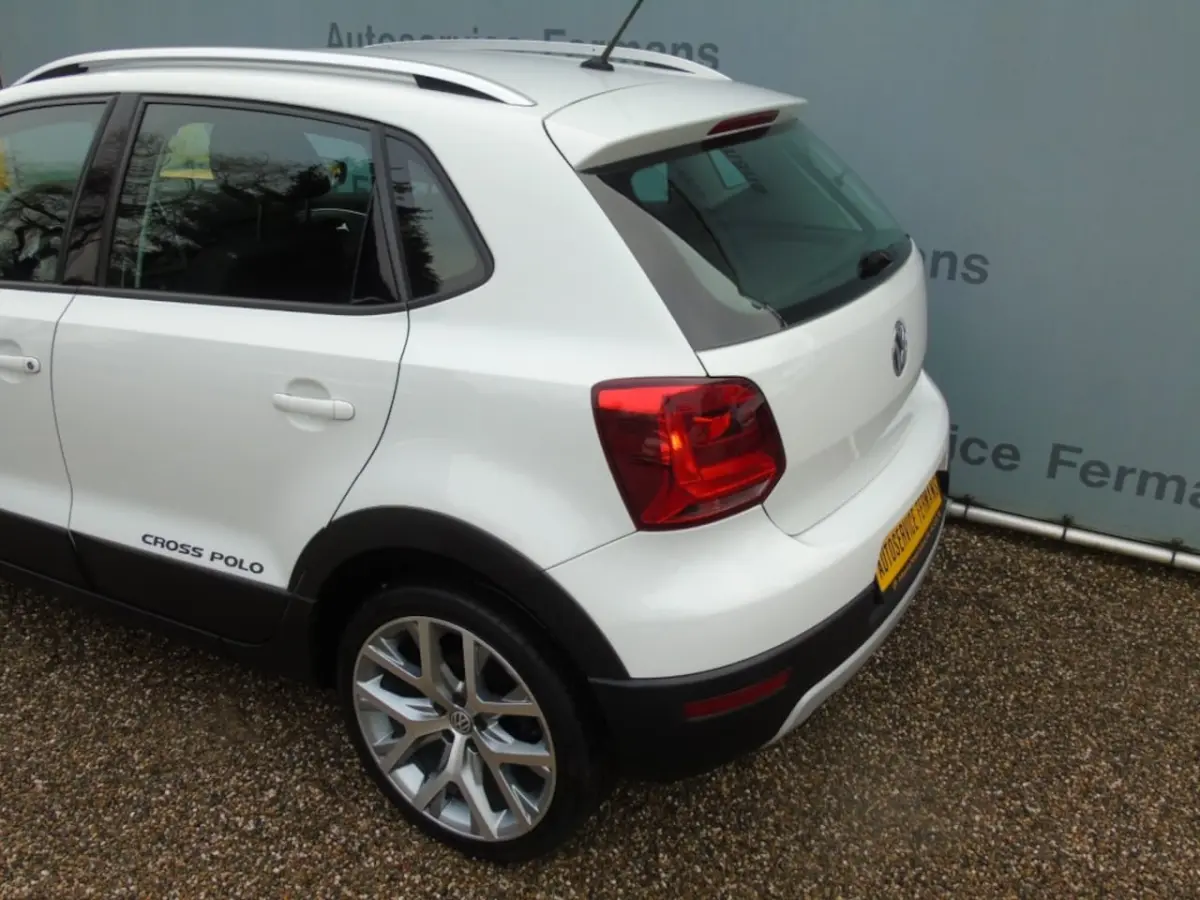Crosspolo Cross 1.2TSI - 2017 - 96DKM - 17- Airco