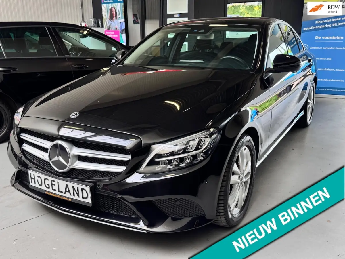 180 2019 Facelift 157PK Keyless Xenon LED Camera Navi PDC garantie