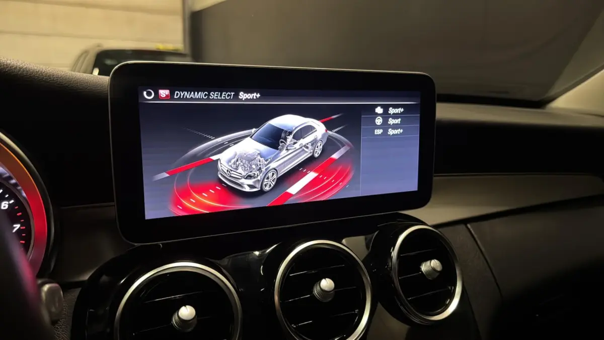 180 2019 Facelift 157PK Keyless Xenon LED Camera Navi PDC garantie