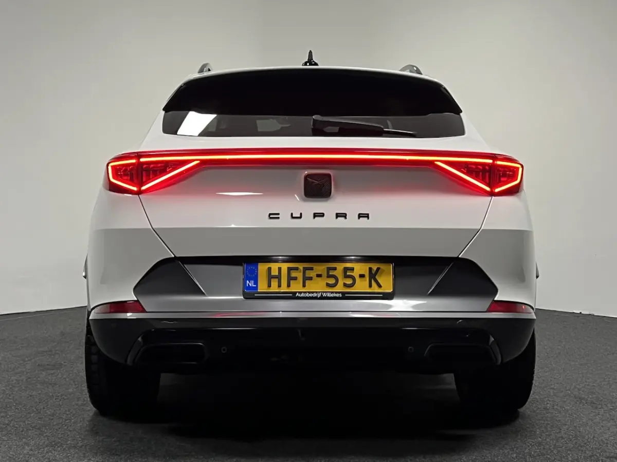 1.4 e-Hybrid Business | NAVI | KEYLESS | ACC | STUUR-/STOELVERWARMING |