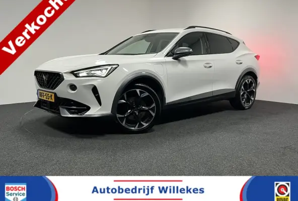 1.4 e-Hybrid Business | NAVI | KEYLESS | ACC | STUUR-/STOELVERWARMING |