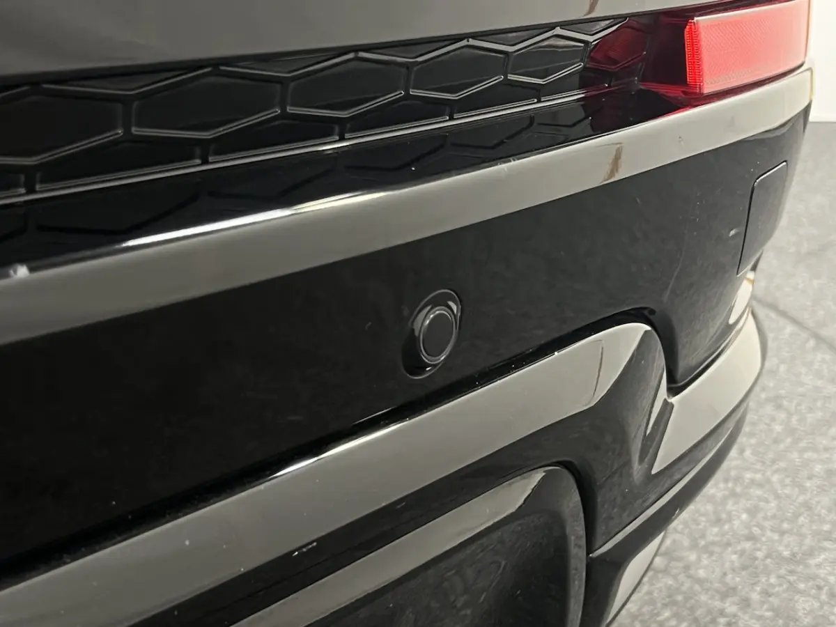D180 2.0 R-Dynamic S GRIJS KENTEKEN | GRIJS KENTEKEN | NAVI | TREKHAAK | PANO | CAMERA BIN