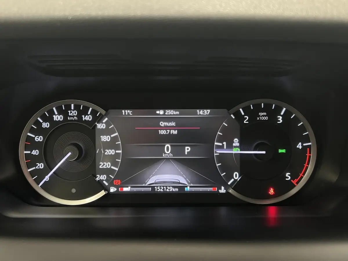 D180 2.0 R-Dynamic S GRIJS KENTEKEN | GRIJS KENTEKEN | NAVI | TREKHAAK | PANO | CAMERA BIN