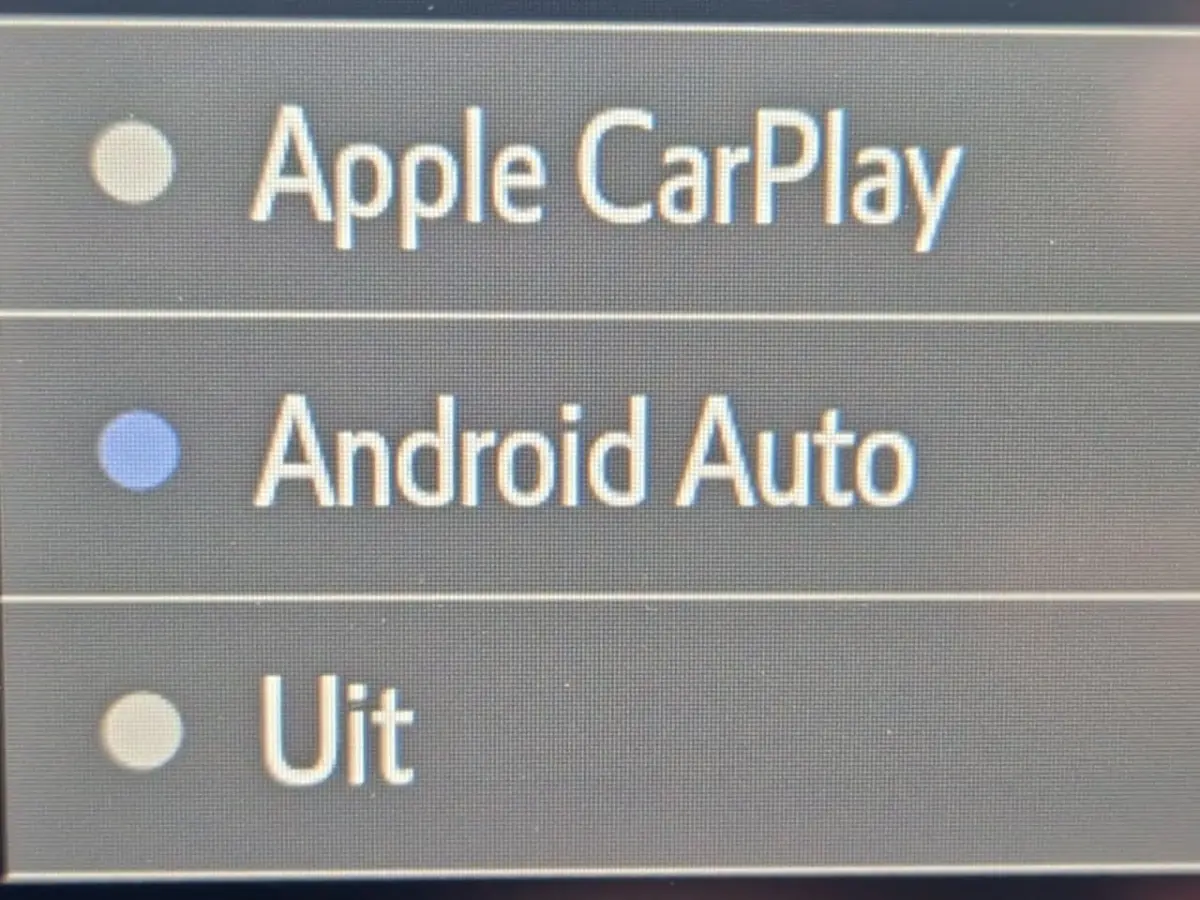 1.0 VVT-i MT Play NL Auto - All Season Banden - Carplay
