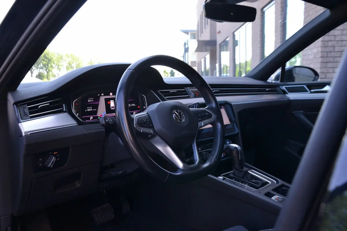 1.5 TSI Elegance Business R-Line 150PK | Panoramadak | Travel Assist | Achteruitrijcamera