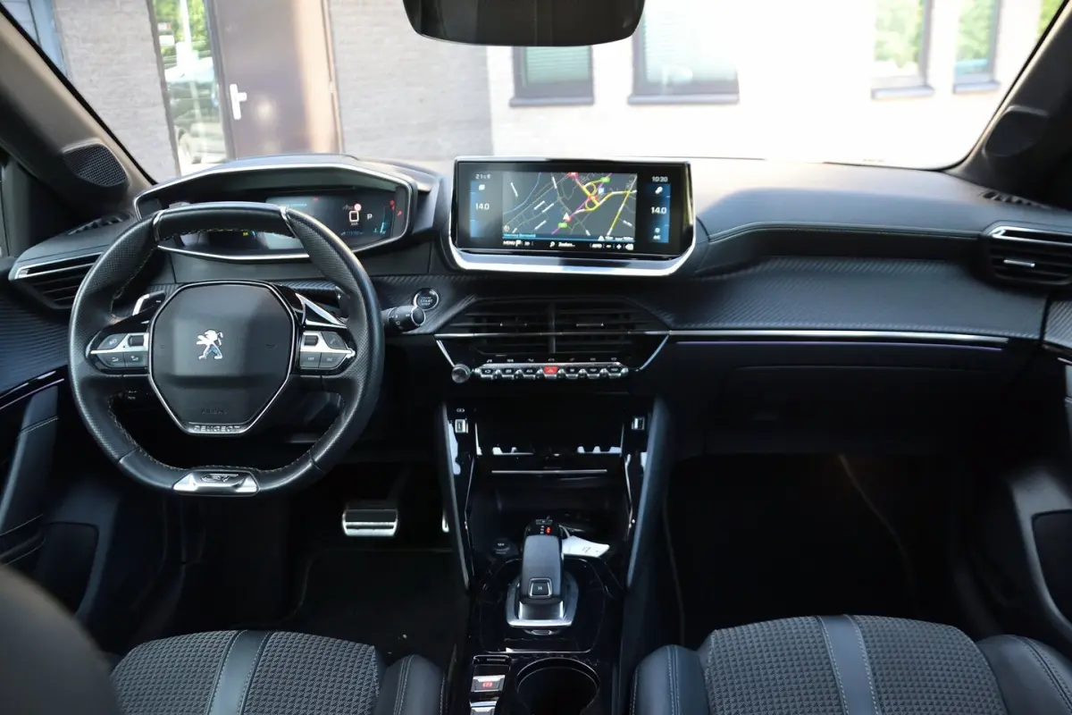 1.2 PureTech GT Automaat | Navigatie | Achteruitrijcamera | Side Assist