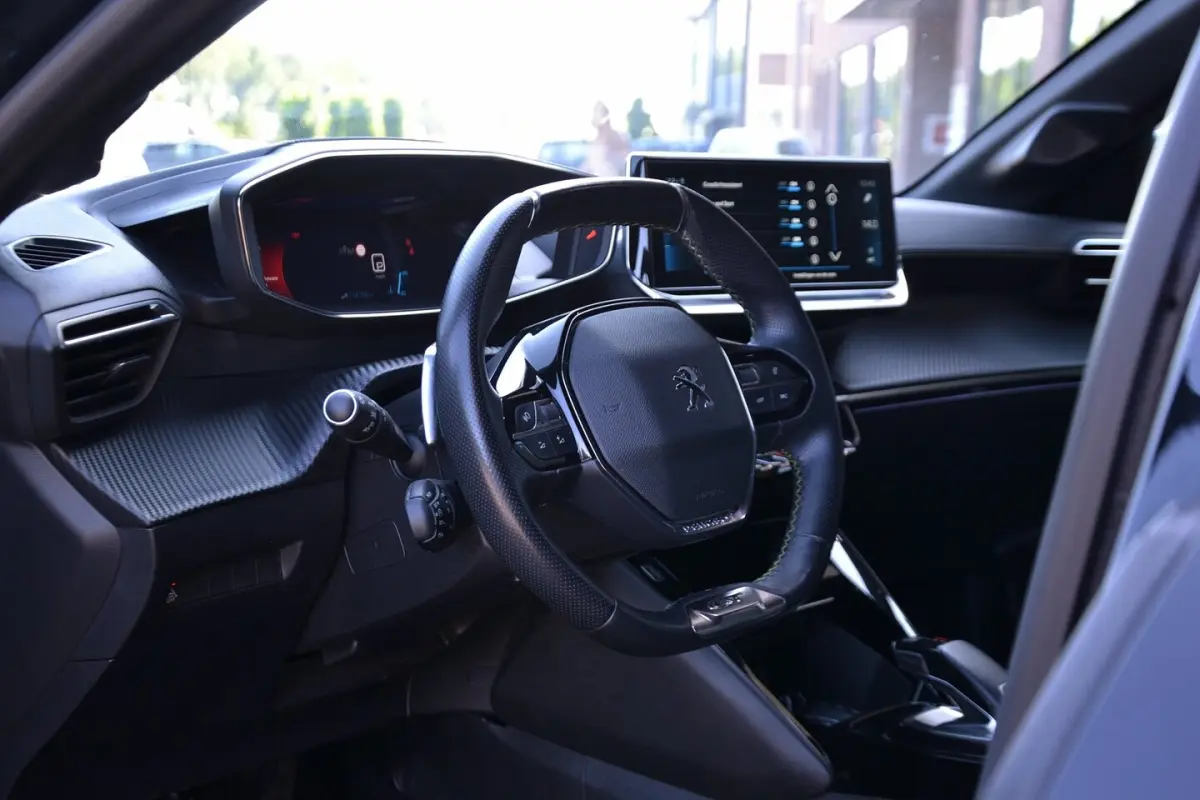 1.2 PureTech GT Automaat | Navigatie | Achteruitrijcamera | Side Assist