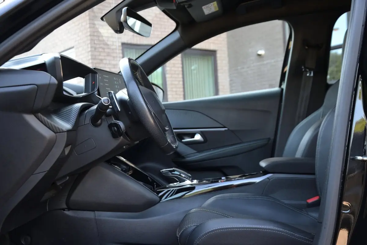 1.2 PureTech GT Automaat | Navigatie | Achteruitrijcamera | Side Assist