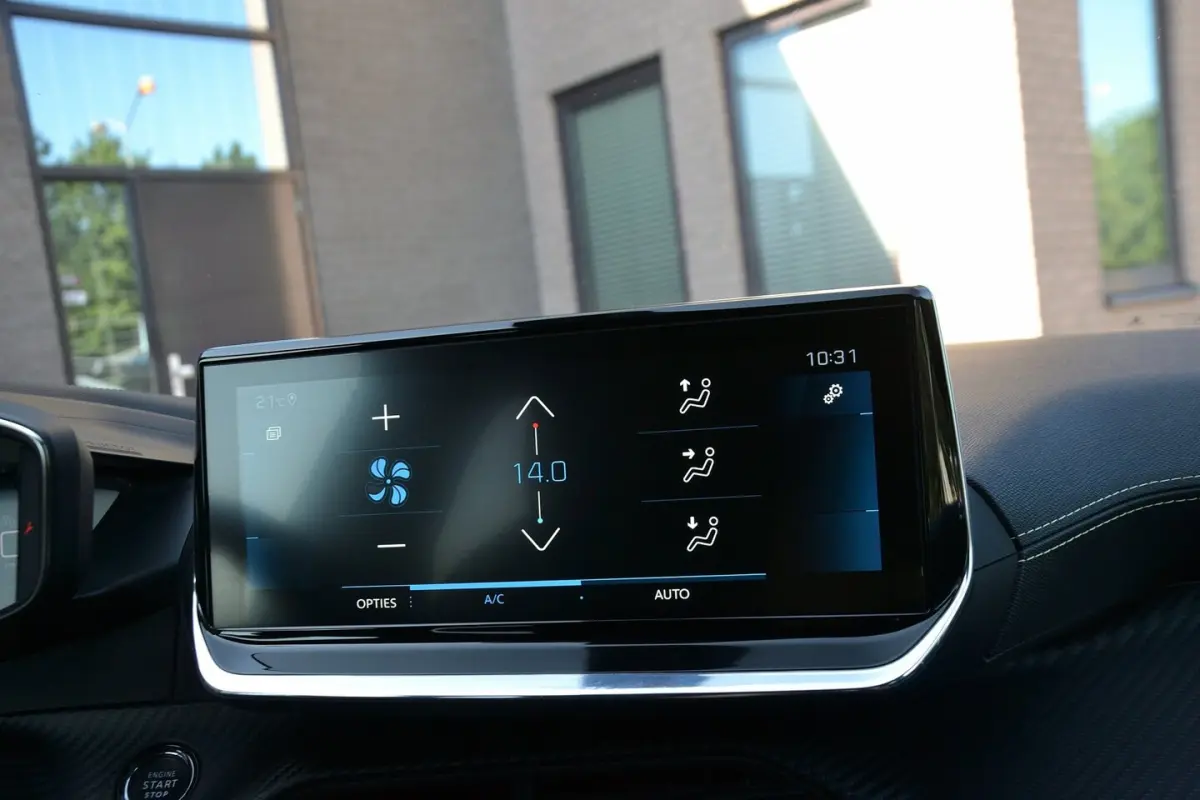 1.2 PureTech GT Automaat | Navigatie | Achteruitrijcamera | Side Assist