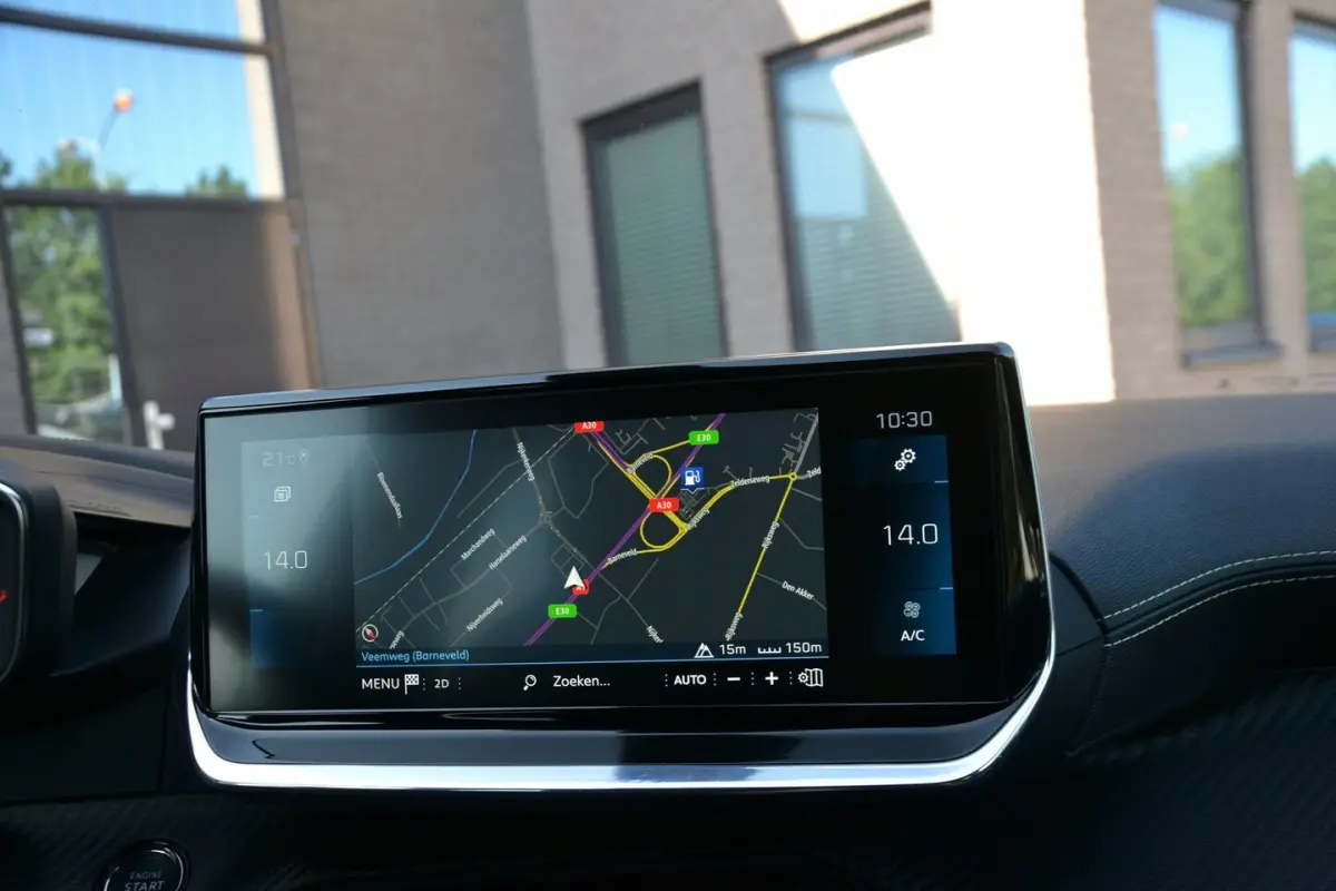1.2 PureTech GT Automaat | Navigatie | Achteruitrijcamera | Side Assist