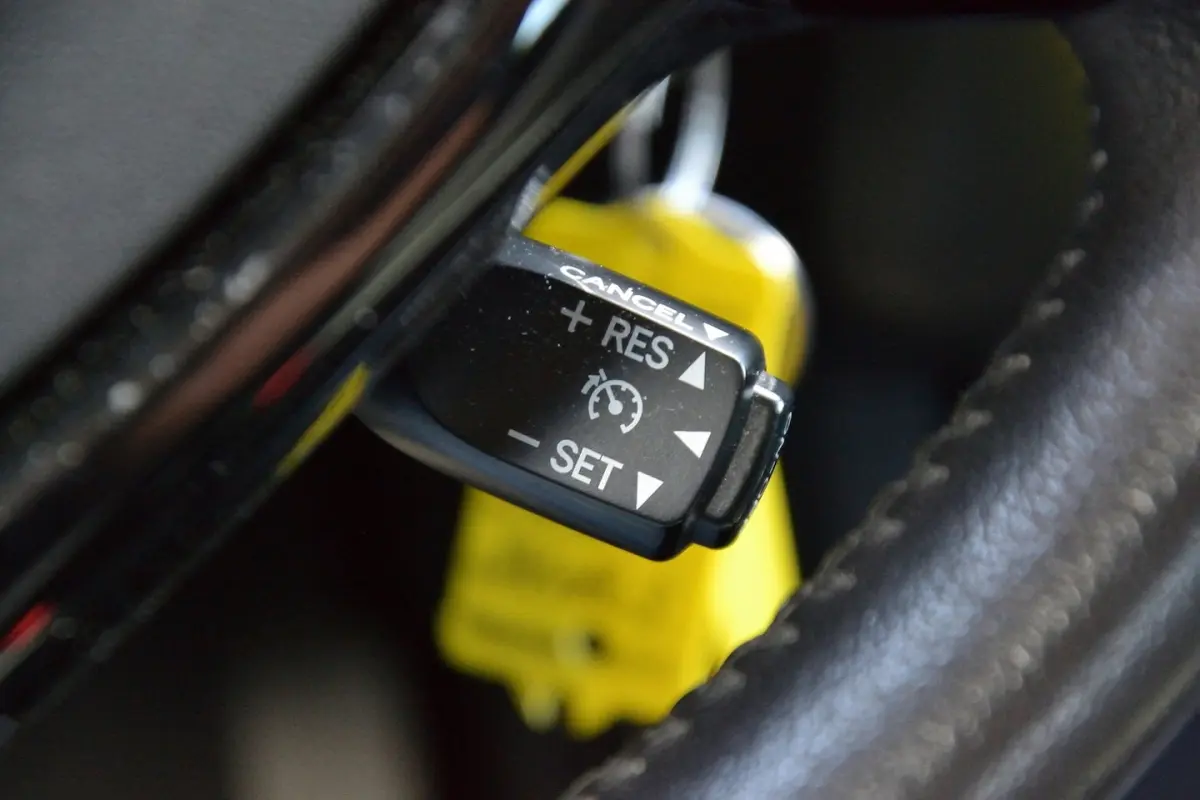 1.0 VVT-i x-nav | Navigatie | Achteruitrijcamera | Airco