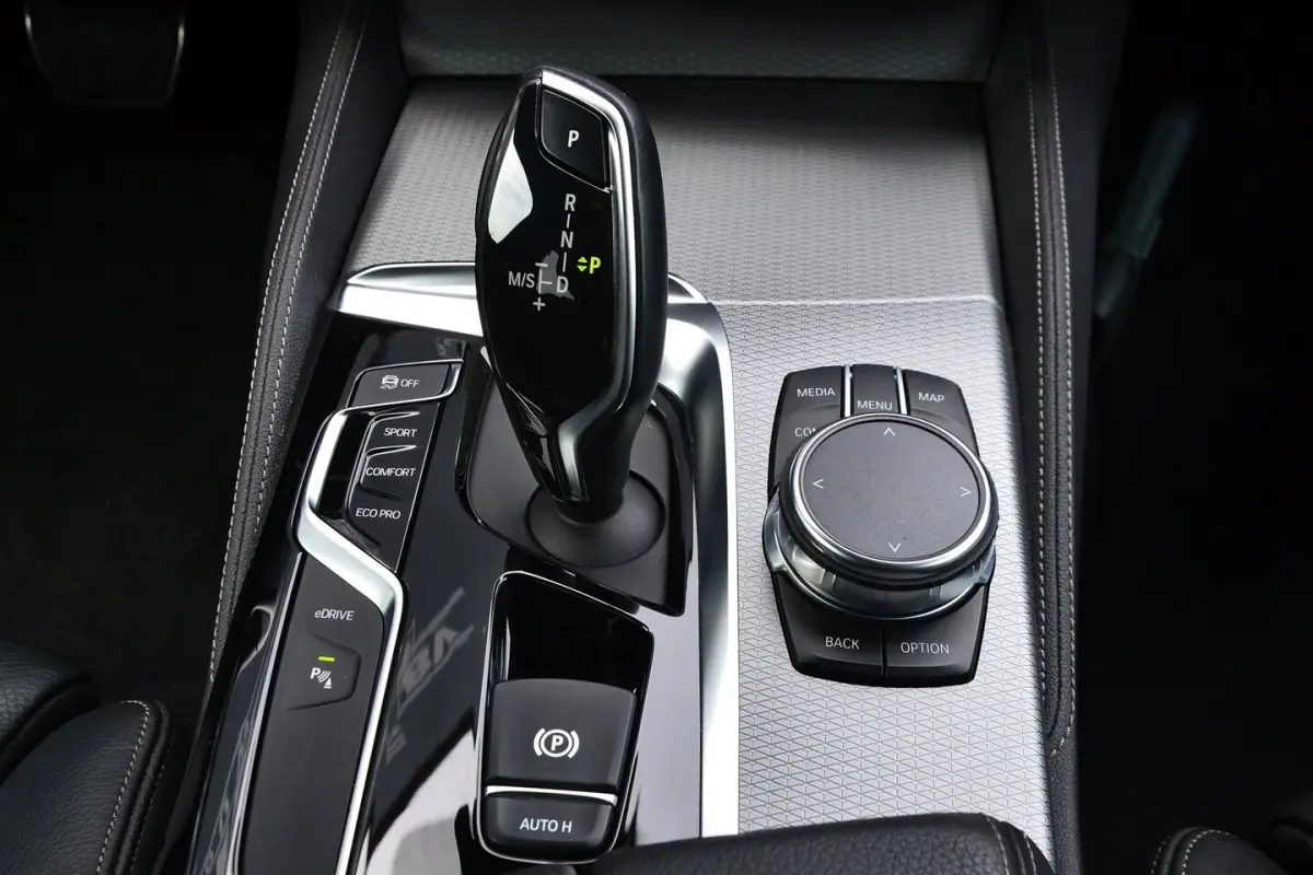 530e High Executive | M-Sport | Keyless | Achteruitrijcamera