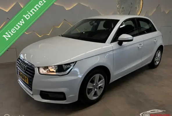 1.0 TFSI Advance Navigatie/Parkeersensoren