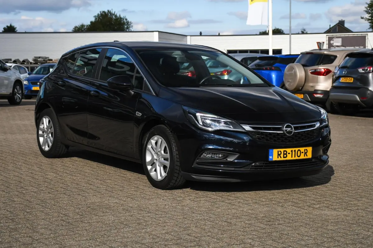 1.0 Online Edition APPLE CARPLAY/ NAVIGATIE/ DAB