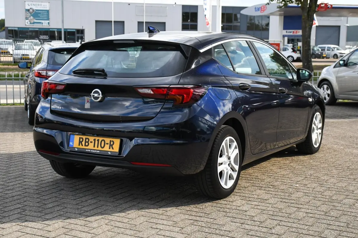 1.0 Online Edition APPLE CARPLAY/ NAVIGATIE/ DAB