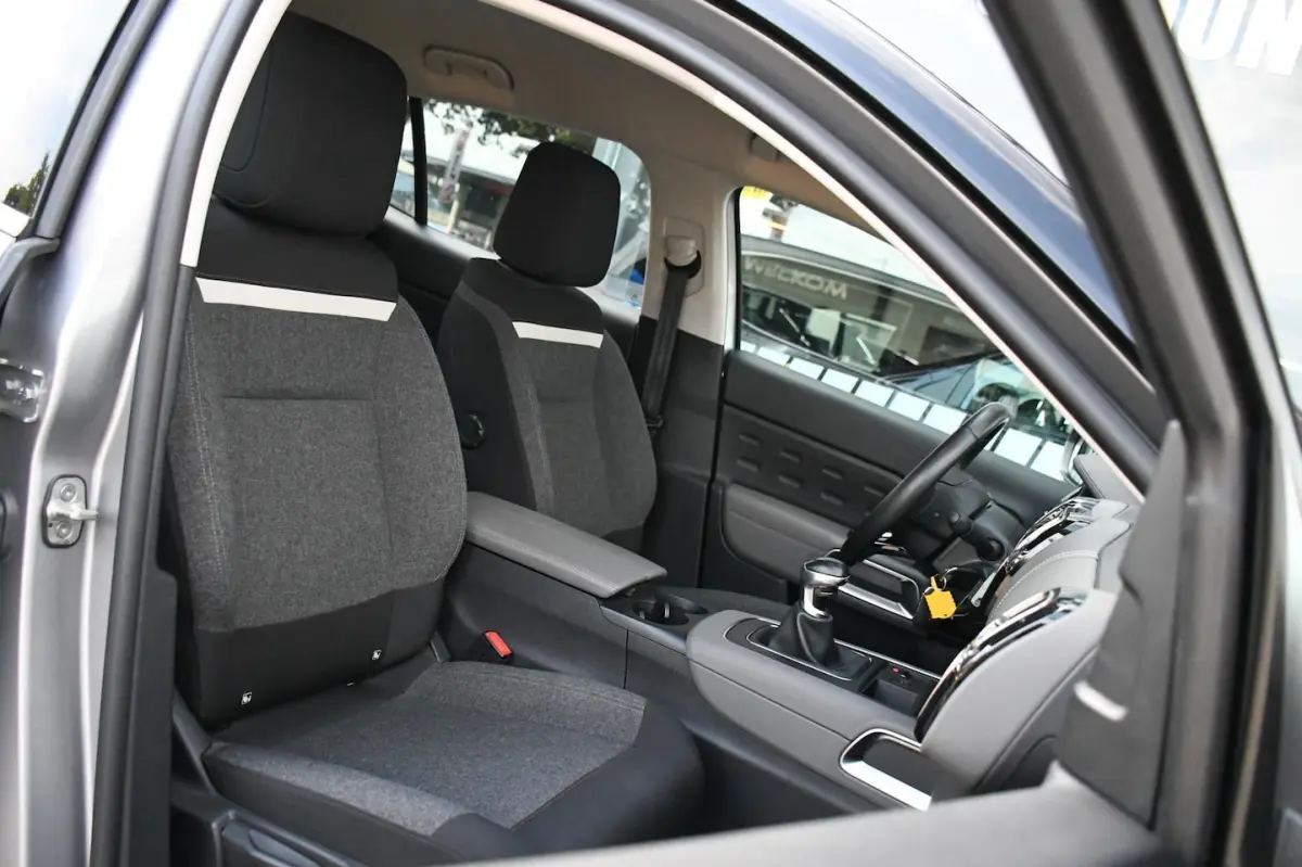 1.2 Business 1 EIGENAAR/ TREKHAAK/ APPLE CARPLAY