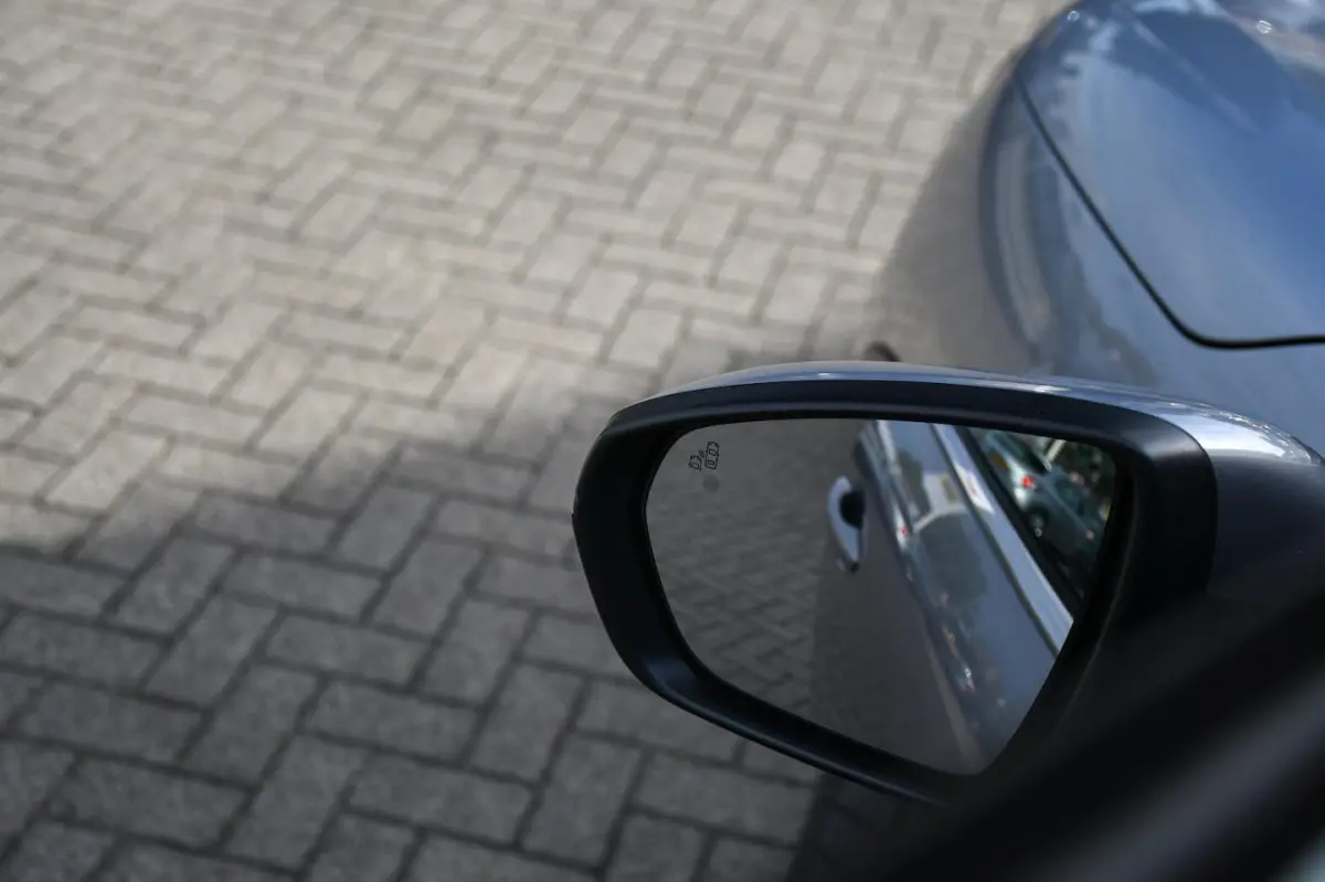 1.2 Business 1 EIGENAAR/ TREKHAAK/ APPLE CARPLAY