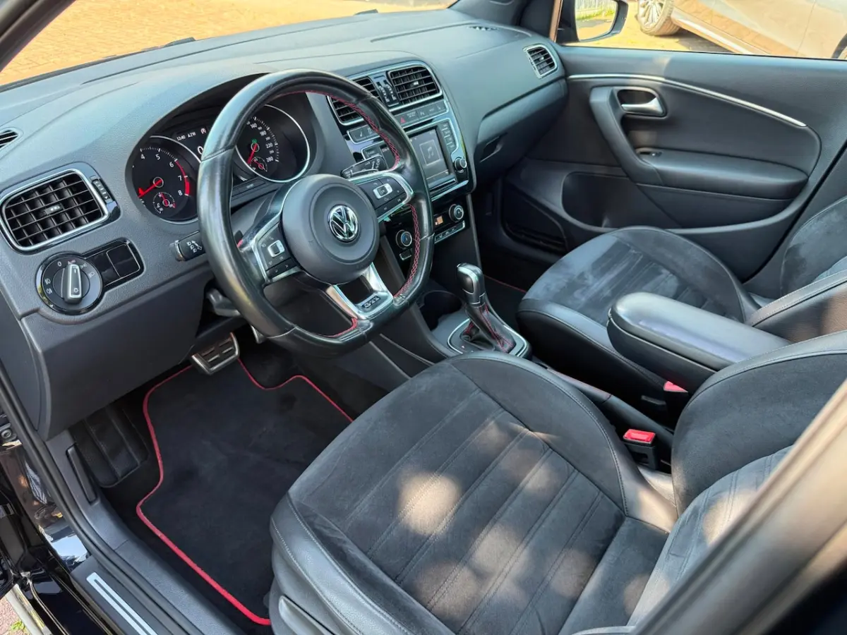 1.8 TSI GTI | DSG | Pano | LED | Navi