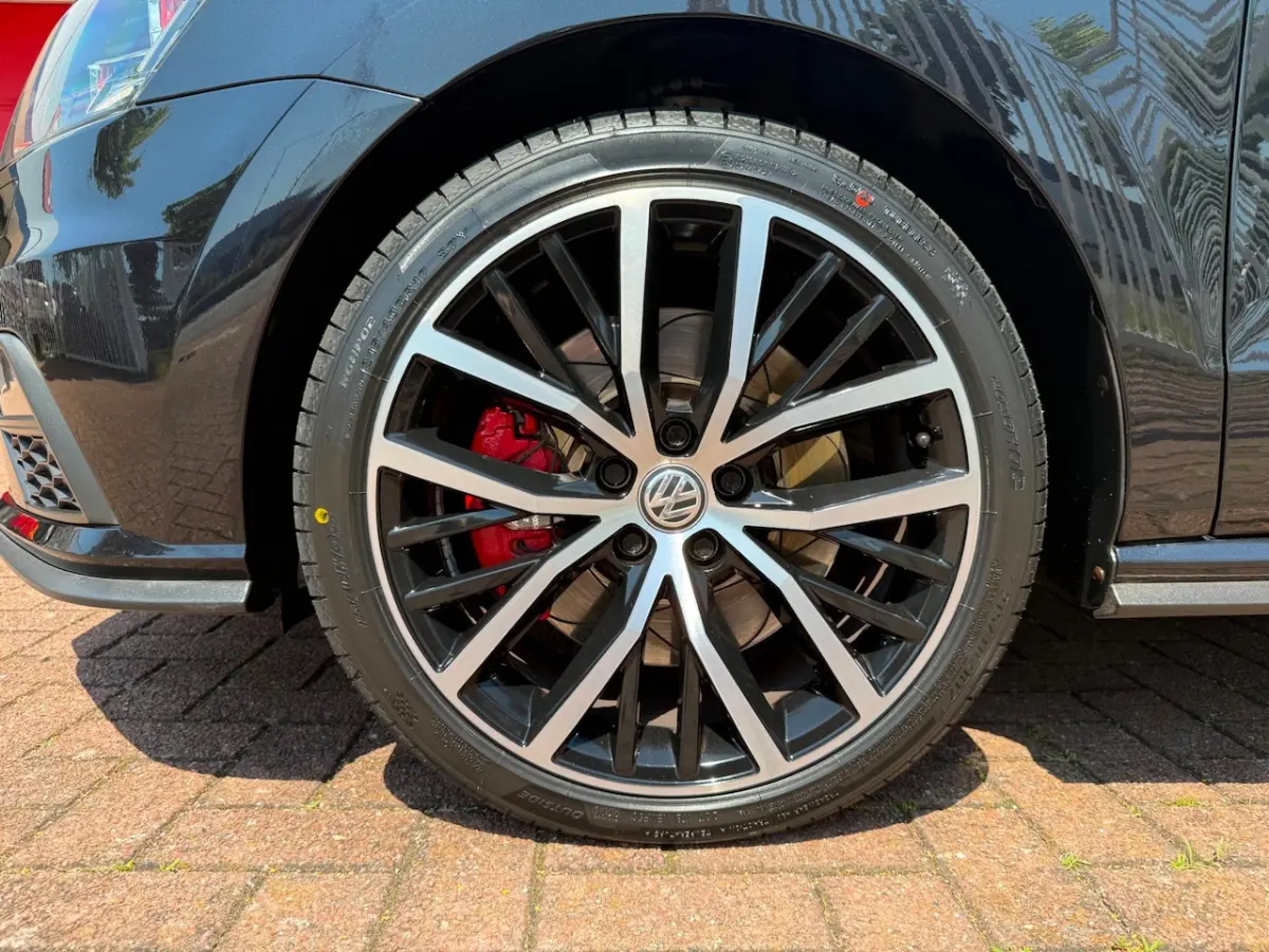 1.8 TSI GTI | DSG | Pano | LED | Navi