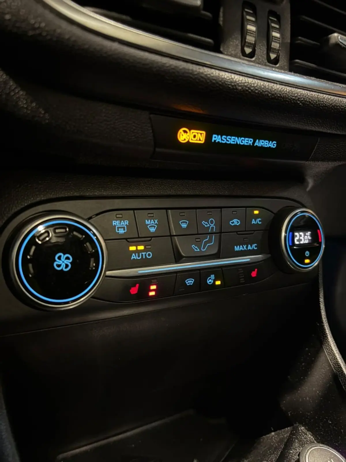 1.0 EcoBoost Titanium / Panoramadak