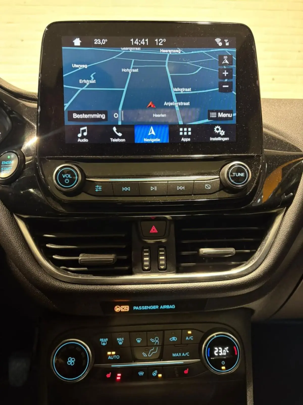 1.0 EcoBoost Titanium / Panoramadak