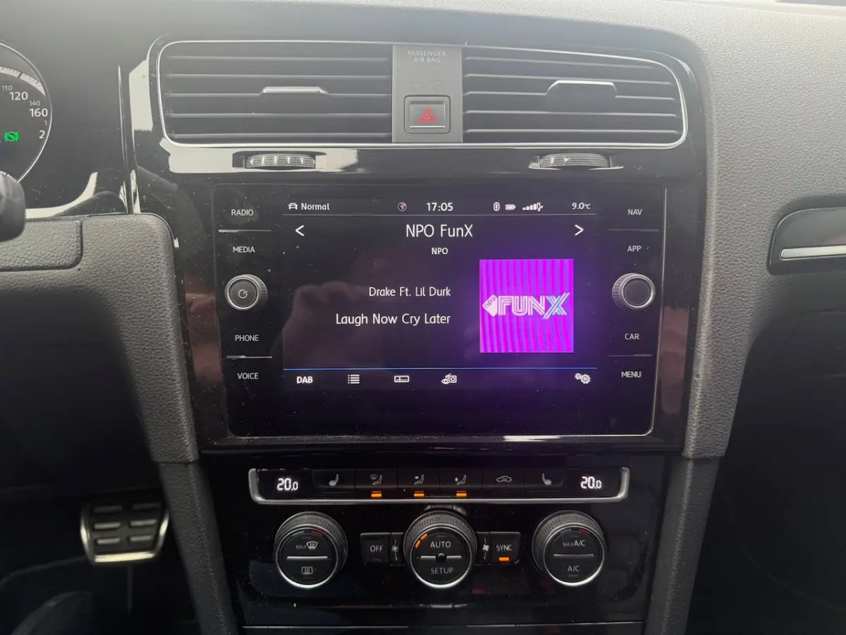 2.0 TSI R 4Motion 400PKCARBONPANOXENONDSGCARPLAY
