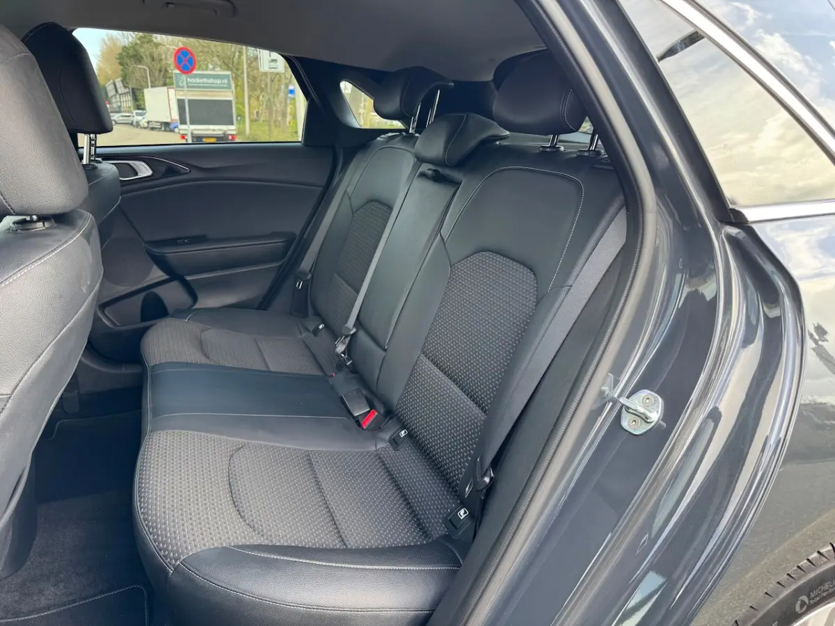Ceed 1.5 T-GDi DynamicPlusLine / 1e.eigenaar / automaat / dealer.onderhouden / navi / pdc