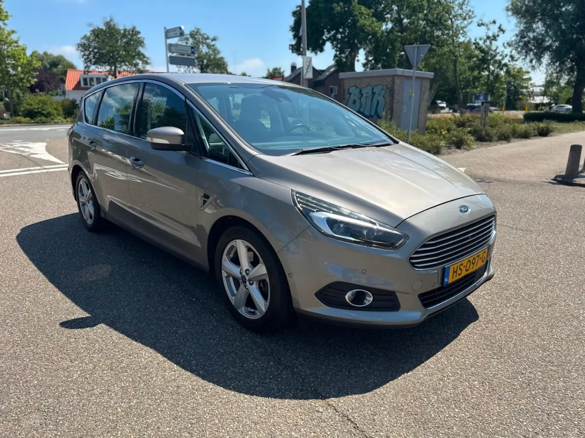 1.5 Titanium / 7zits / 1e.eigenaar / leder / airco / cruise.control / navi / elek.pakket /
