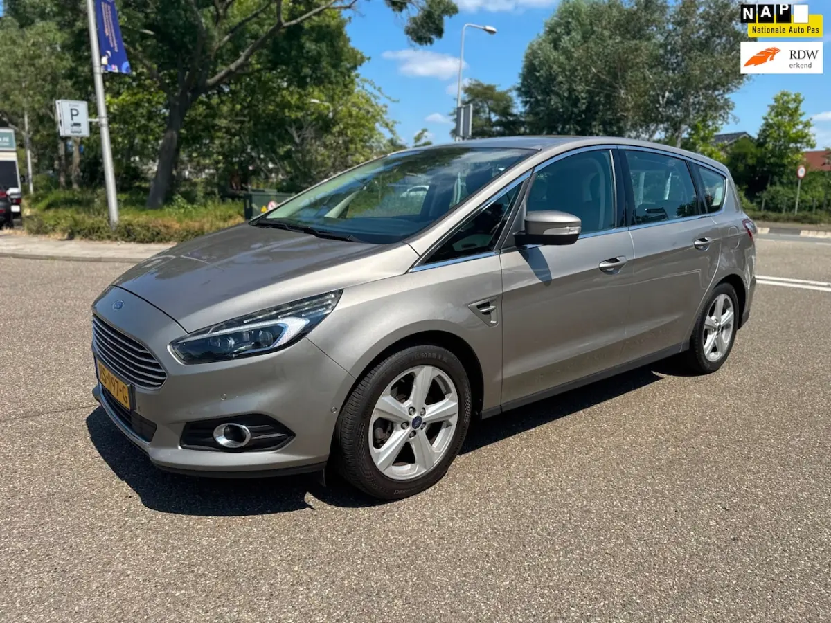 1.5 Titanium / 7zits / 1e.eigenaar / leder / airco / cruise.control / navi / elek.pakket /